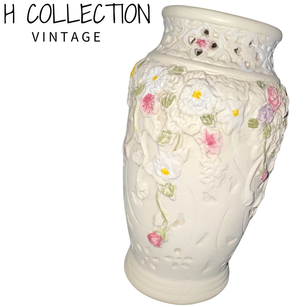 VTG H’s Collection White Floral Ceramic Vase‎ Lace Top Boho Decor 8”